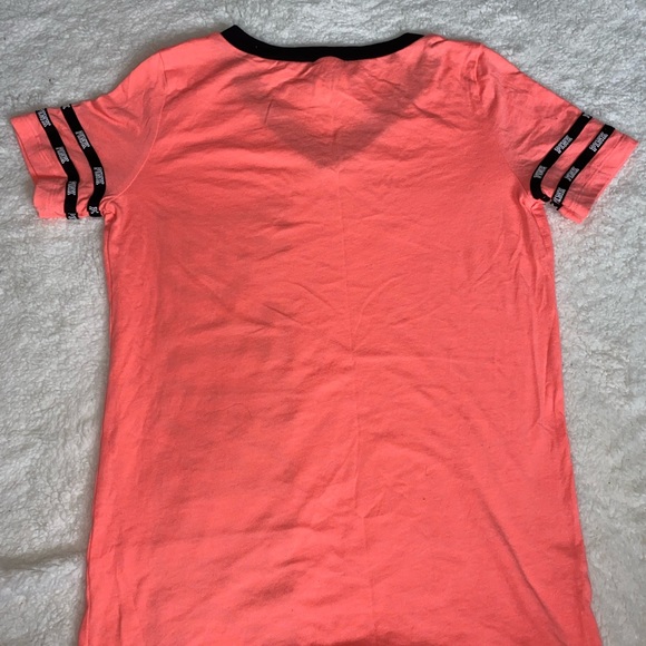 Pink Reversible Mesh Legging and V-Neck Set - Picture 6 of 10